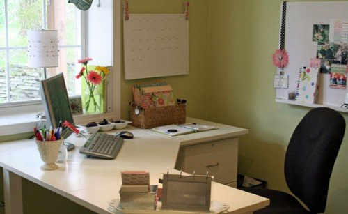 Aby's organized office