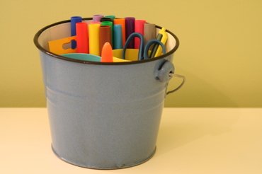 Bucket_of_craft_supplies