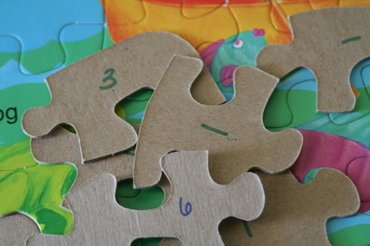numbered puzzle pieces